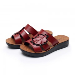 Hot Selling Leather Women's Slippers For Middle-Aged And Elderly Mothers, Comfortable, Wear-Resistant, Lightweight, And Elderly Sandals, Directly Sold And Distributed By Manufacturers