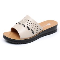 A New Summer Style Soft Sole Comfortable Sandal With Hollow Leather For Middle-Aged And Elderly Mothers, Sold Directly By The Manufacturer